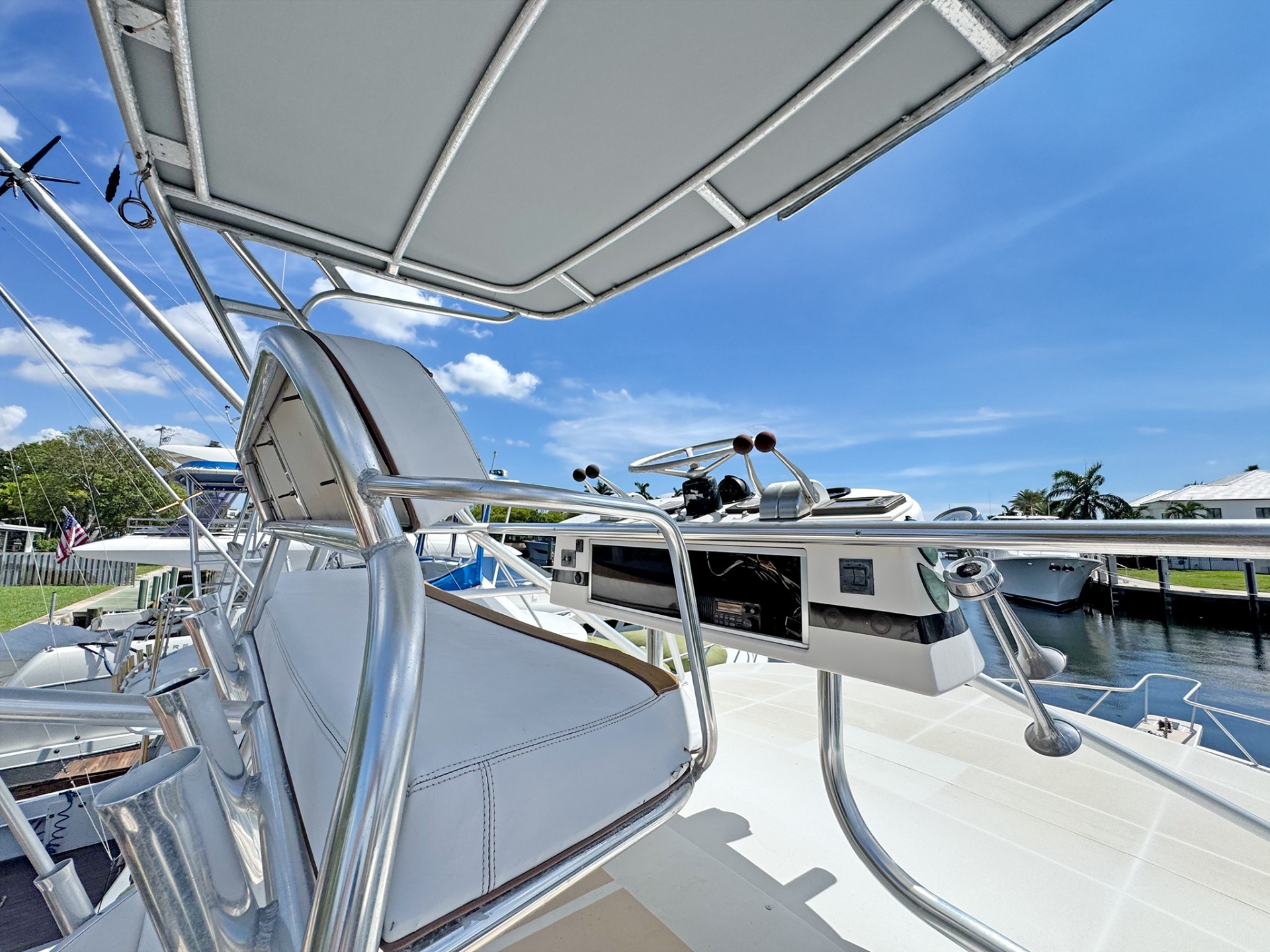 Yacht Photo 22